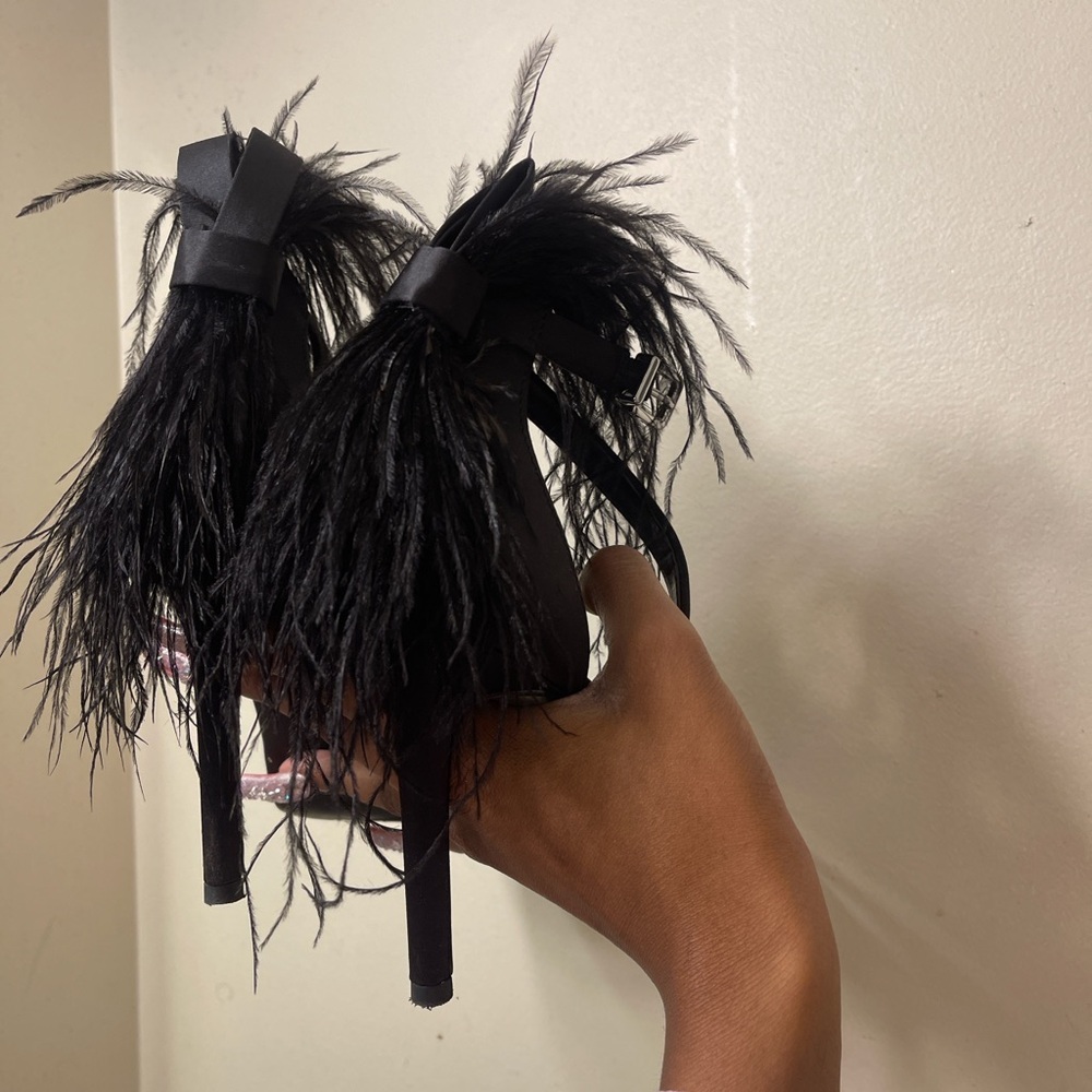 Gianni Bini Black Feathered Heels